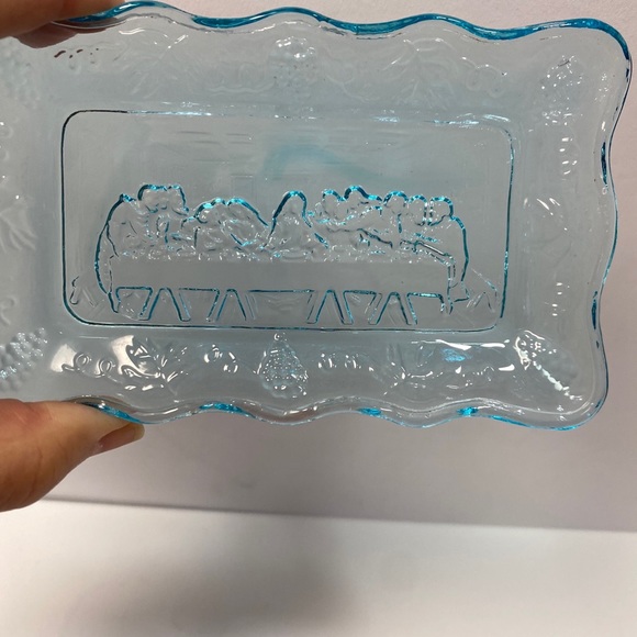 Vintage Indiana Tiara Aqua Blue Glass The Last Supper Soap Dish Tray 5.5" x 3.5" - Picture 6 of 15